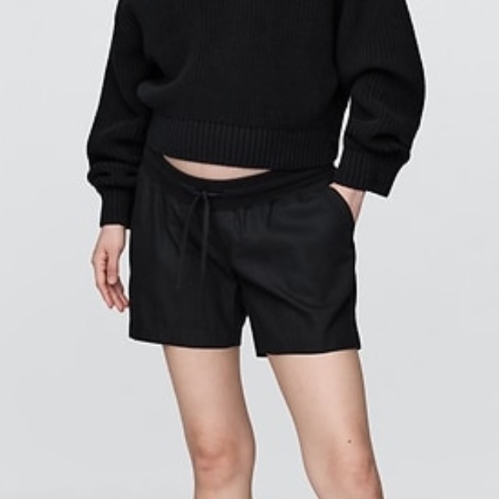 Gap maternity linen blend shorts
